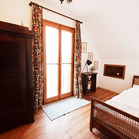 Steiner Apartment *